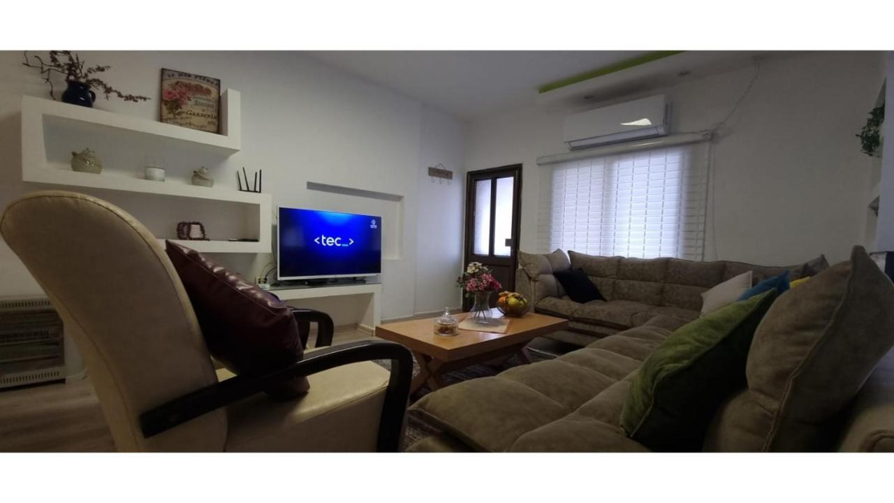 Garden Apartments. Mas'ada ภายนอก รูปภาพ