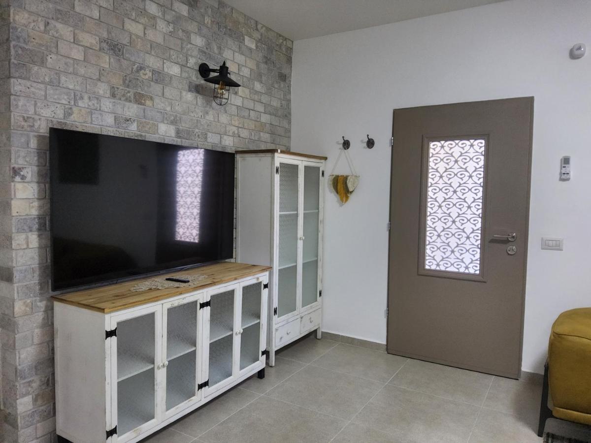 Garden Apartments. Mas'ada ภายนอก รูปภาพ
