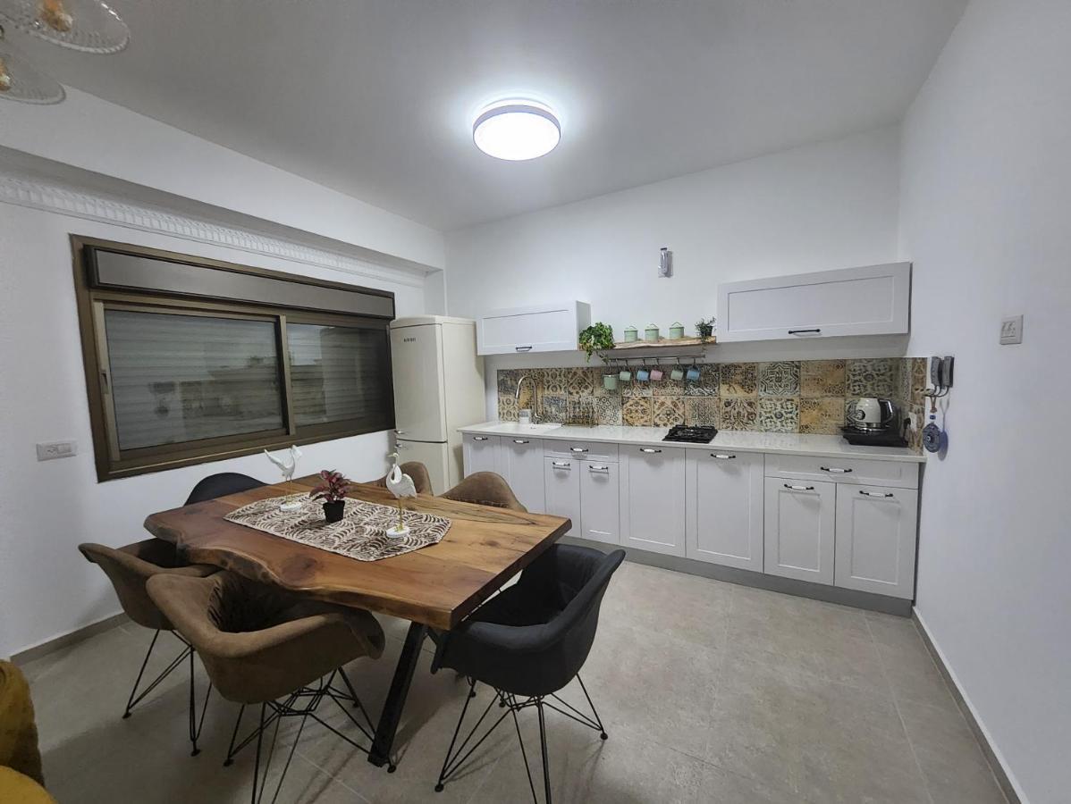 Garden Apartments. Mas'ada ภายนอก รูปภาพ